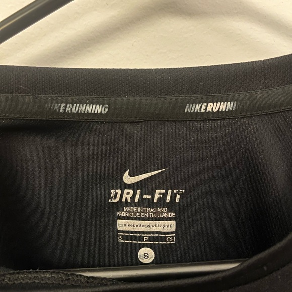 Nike long sleeve running shirt - Picture 4 of 5